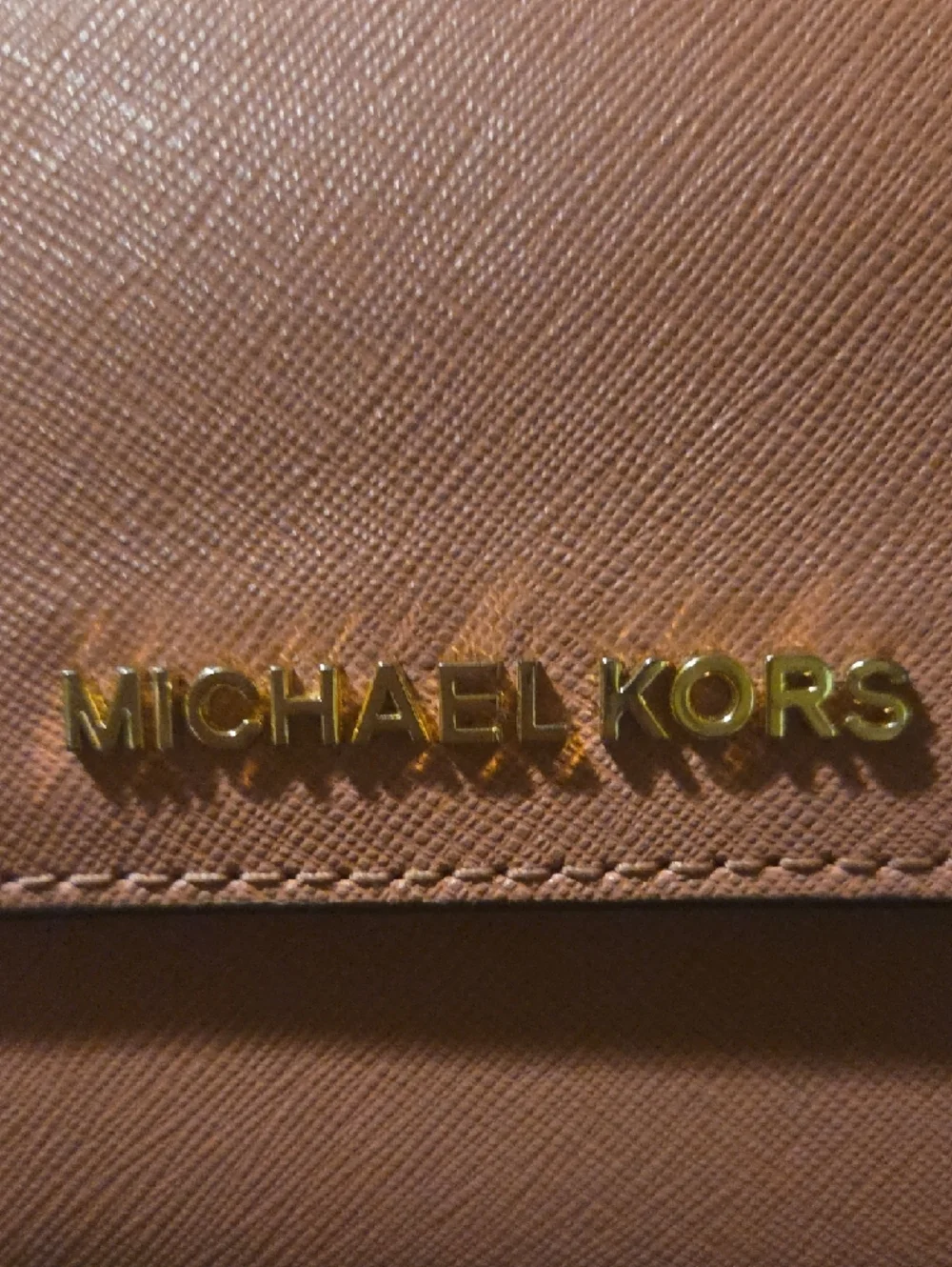 Michael Kors Dusty Rose Saffiano Leather Compact Wallet with Gold Logo - Picture 2 of 13